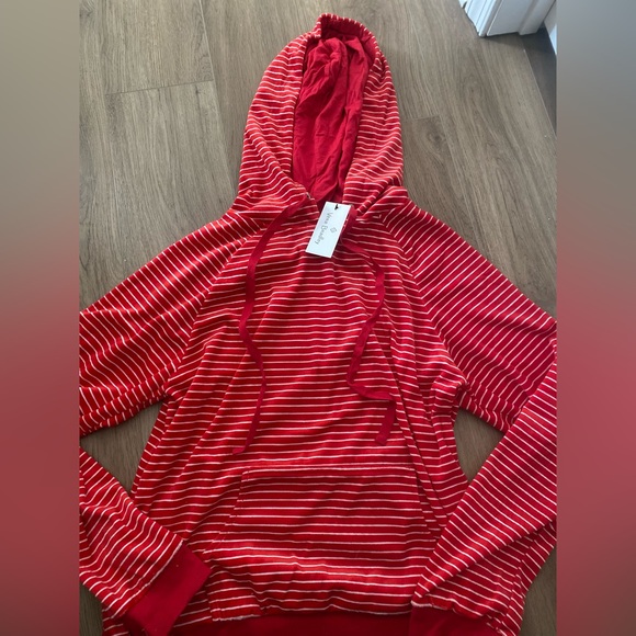 NWT Vera Bradley Velour Cozy Set - Includes Sweatshirt and Joggers - Picture 1 of 8